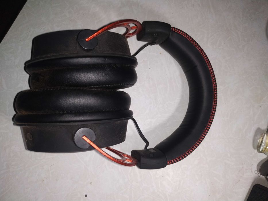 Комп'ютерні наушники навушники hyperx без шнура та мікрофона