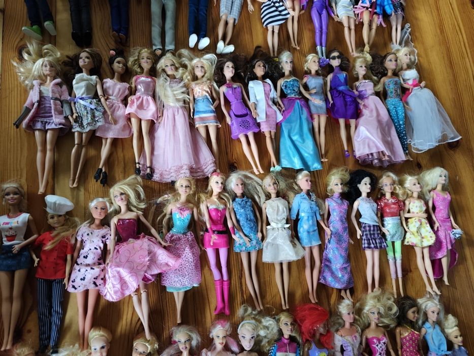 Duży zestaw lalek Barbie