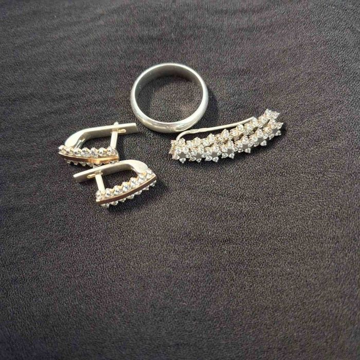 Серьги с золотыми плоским 700 гр