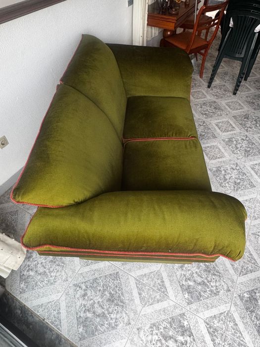 Sofá em veludo verde