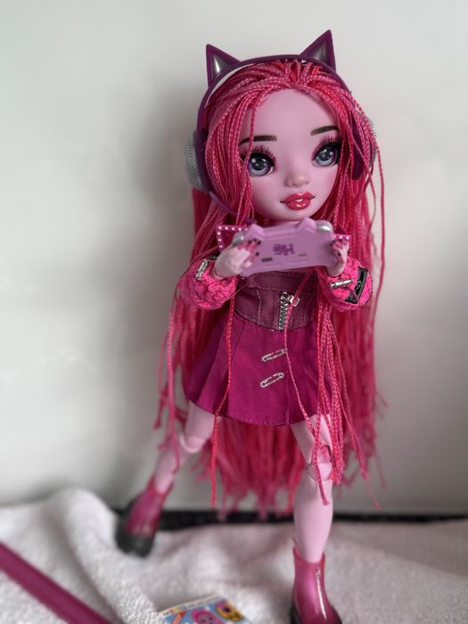 Lalka rainbow high pinkie
