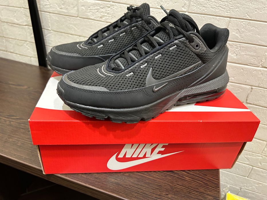 Продам Чоловічі кросівки NIKE AIR MAX PULSE