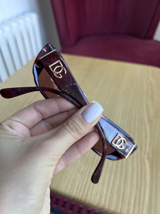 Очки  Dolce & Gabbana.