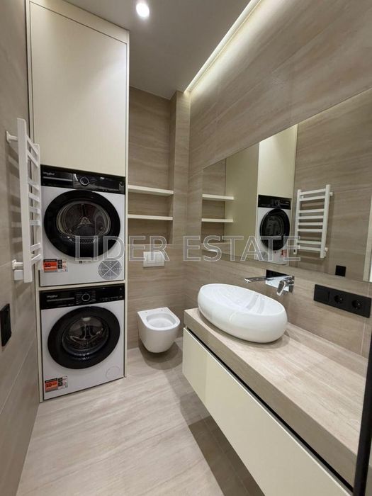 Продаж 2-кімнатної квартири в ЖК Uzh Towers | Слов'янська набережна, Ужгород
