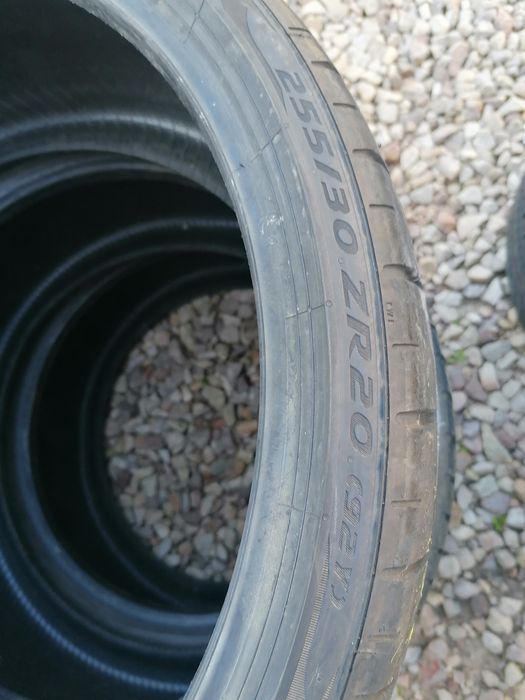 255/30/20 Pirelli 2025 rok