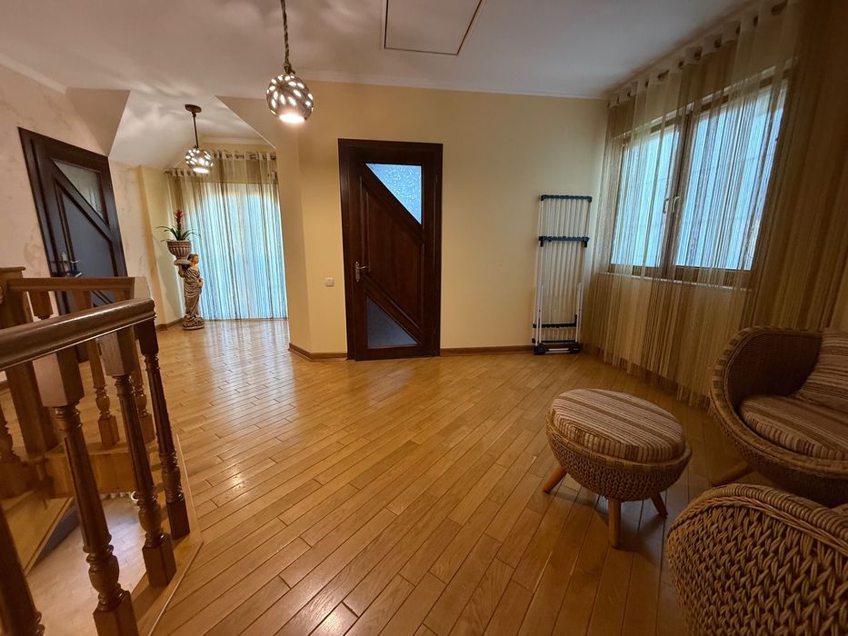 Продаж будинку по вулиці Романця.