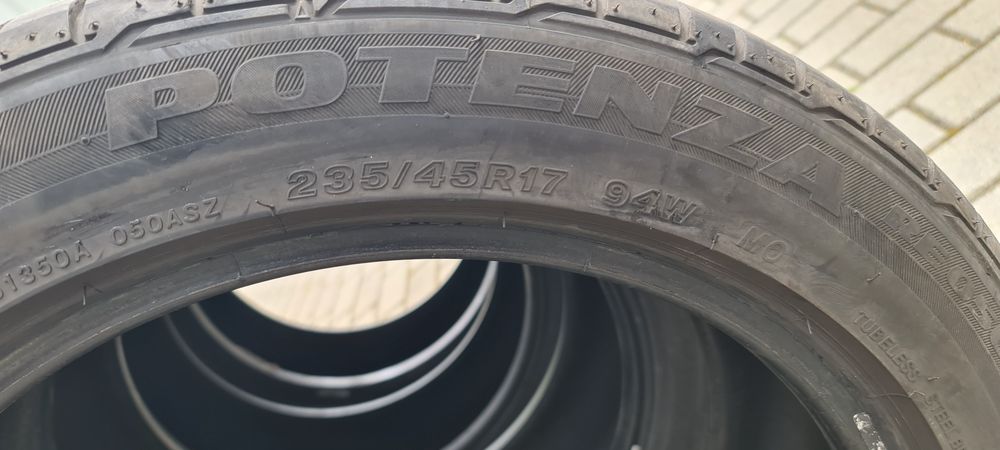 Opony komplet dobry stan 235.45.17