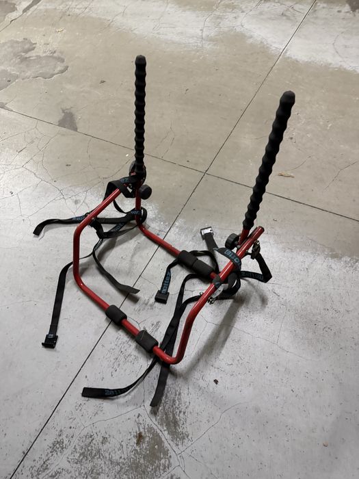 Suporte de automovel para transporte de bicicletas