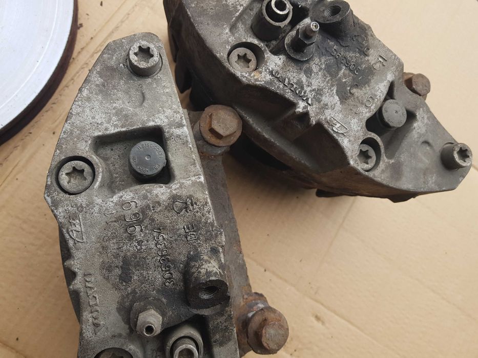 VOLVO XC90 Zaciski Zacisk Przód MAŁE Tarcze Komplet Cylinderek RADOM