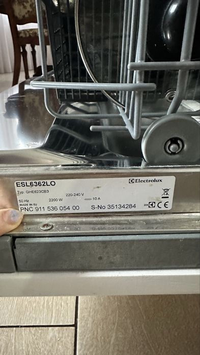 вбудована посудомийна машина Electrolux ESL6362LO