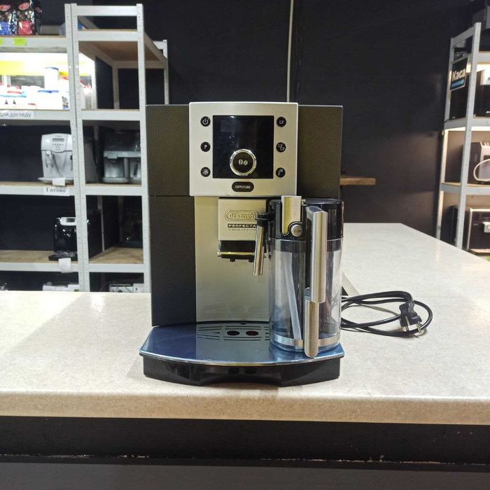 Кавоварка Delonghi perfecta capuccino+автомутичний капучінатор делонги