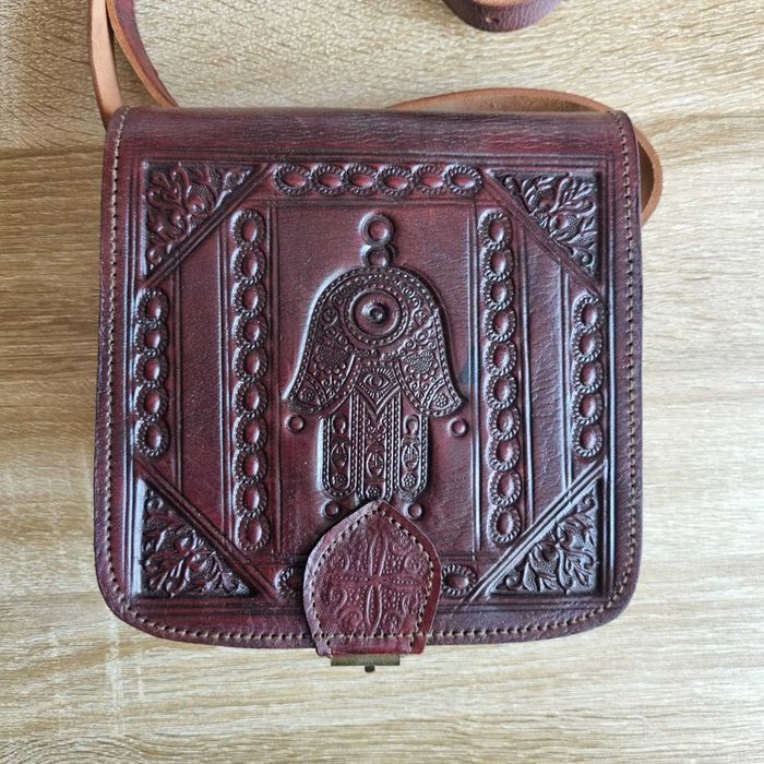 Carteira em Couro Natural com Simbolo Mão de Fátima (Hamsá)