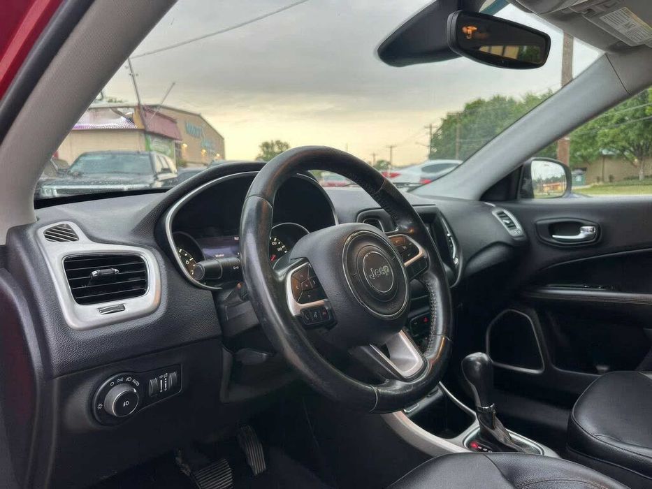 Jeep Compass Latitude      2017