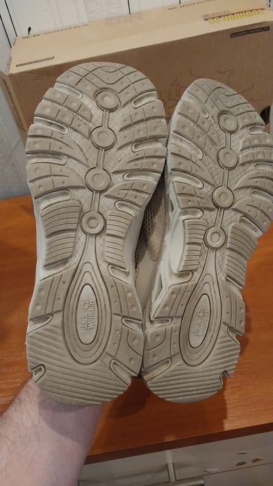 Продам  оригинальные женские легкие летние трекинговые кроссовки і Jack Wolfskin Breezer Vent Low. Размер  40
Артикул: 4050121*SS23