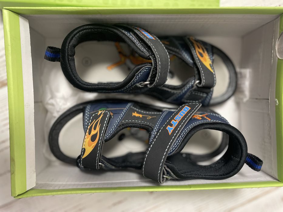 Дитячі нові сандалі р.30