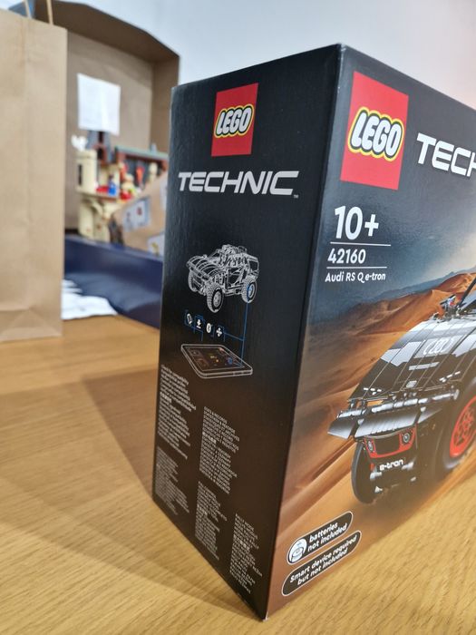 LEGO Technic 42160 Audi RS Q e-tron