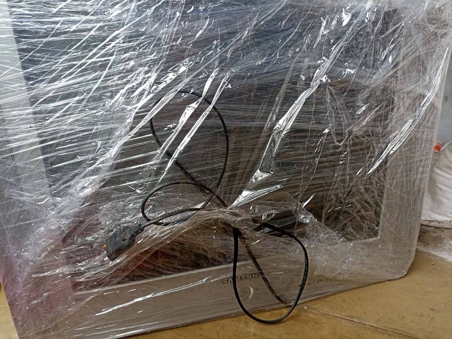 Телевізор ,двд плеер, тюнер супутниковий