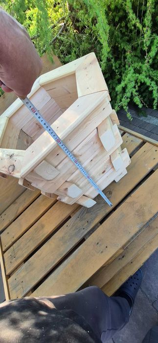 Solidna Drewniana Donica Ogrodowa – Sześciokątna (Handmade)