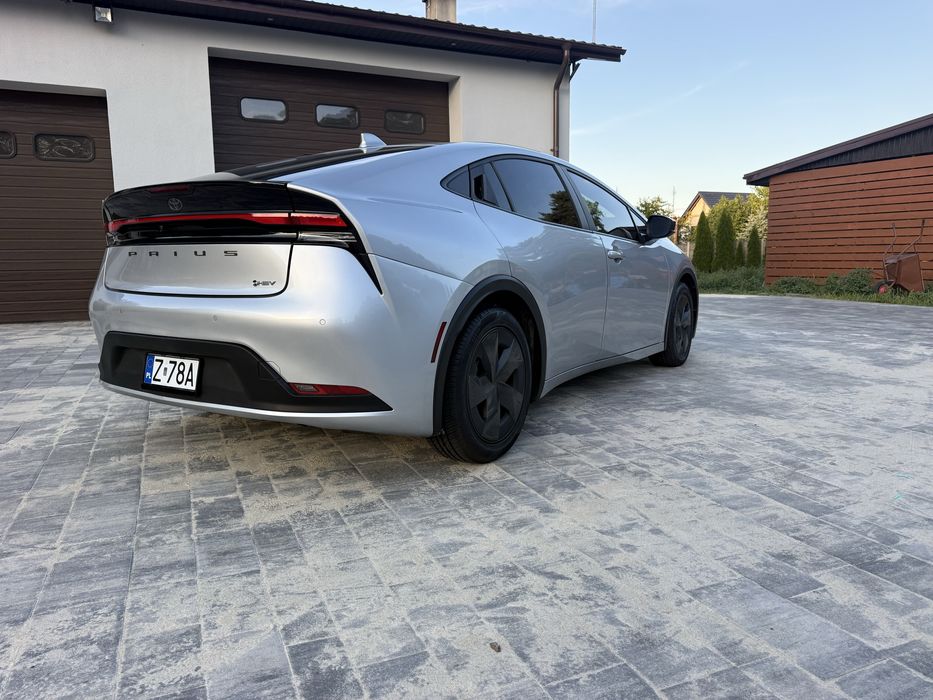 Prius 2025 rok stan idealny hybryda m-hev 18tys przebiegu ZAMIANA