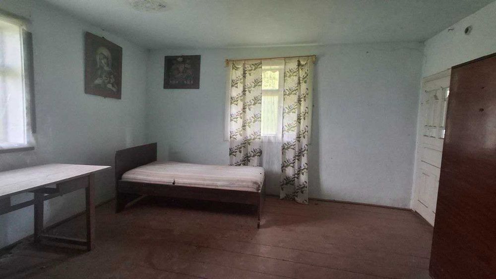 Продається будинок35 м2 і земельна ділянка 50 соток в с. Гостів, електрика, бізнес, сонячні панелі, дохід