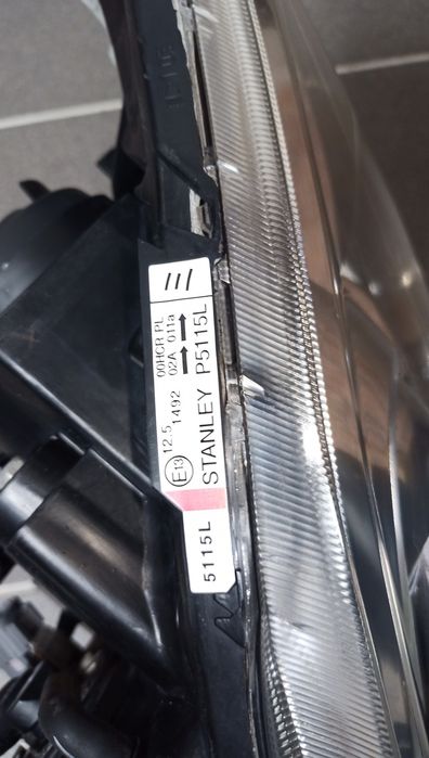 Mazda 5 lampa lewa Europa