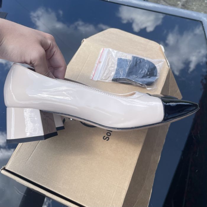 Beżowe czółenka z czarnym noskiem Solo Femme