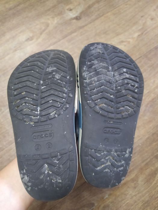 Crocs акули розмір J1