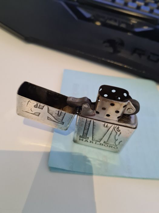 Zippo Marlboro edição limitada