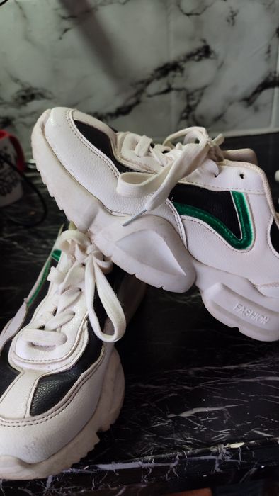 Обувь на дівчинку