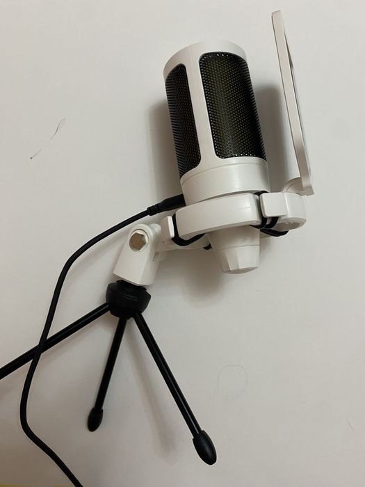 Мікрофон Fifine RGB AmpliGame A6VW White