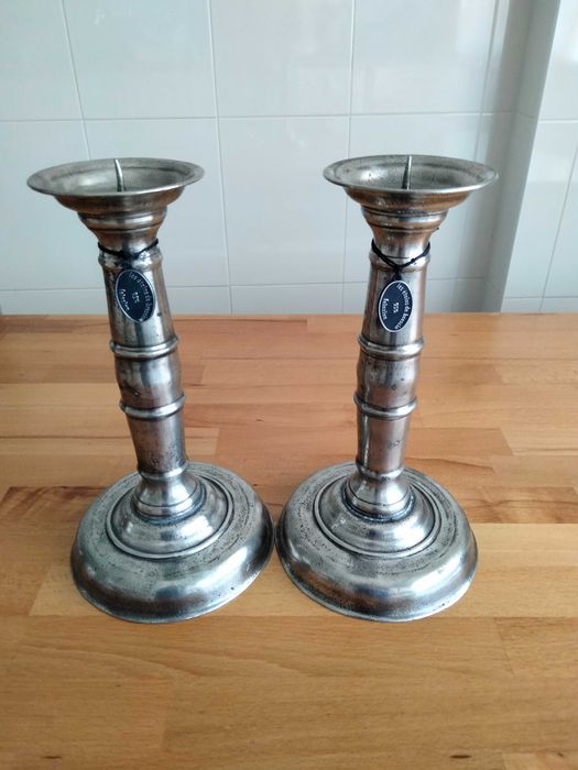 Castiçais em estanho Les etains de brescia