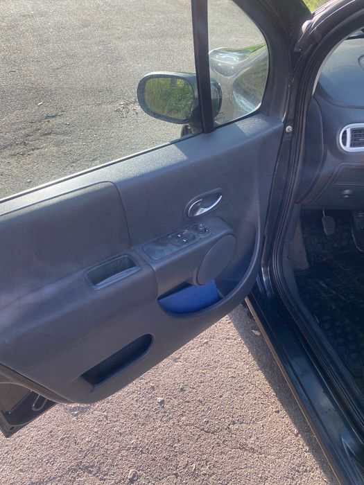 Продам автомобіль Renault Modus