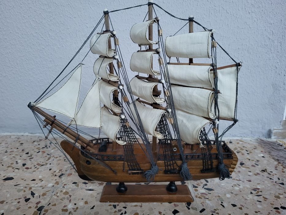 Barco em miniatura