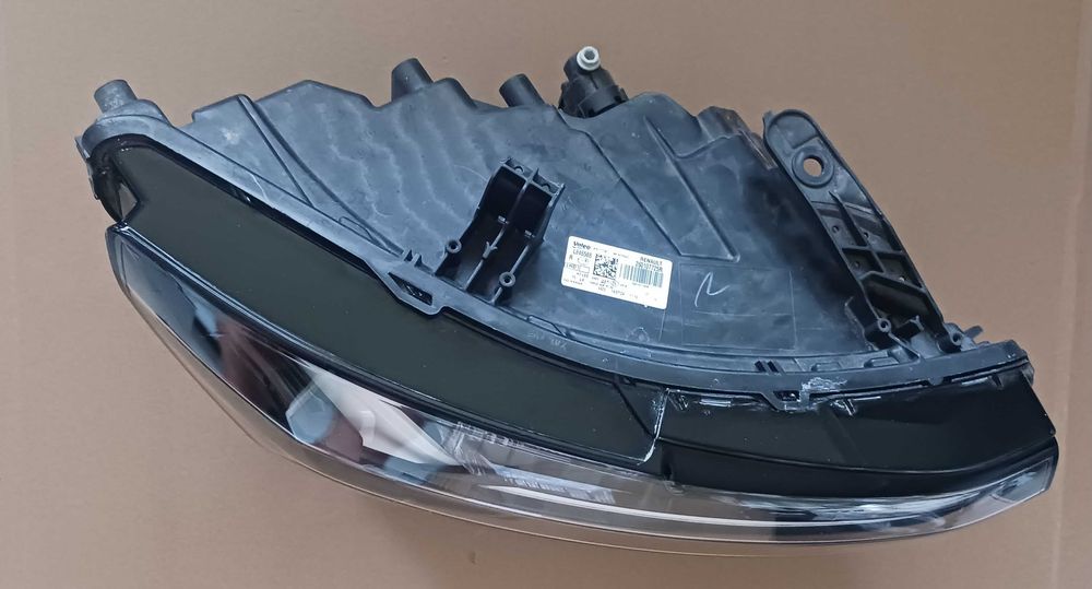 Dacia Duster III lampa Led prawa prawy przod
