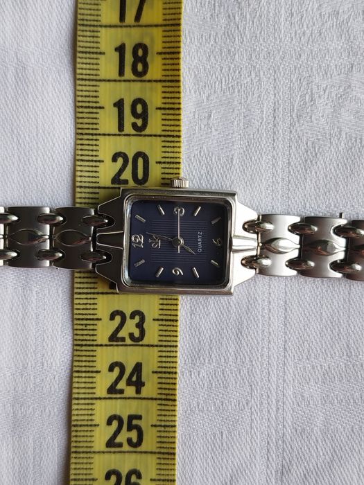 Наручний жіночий годинник вінтаж