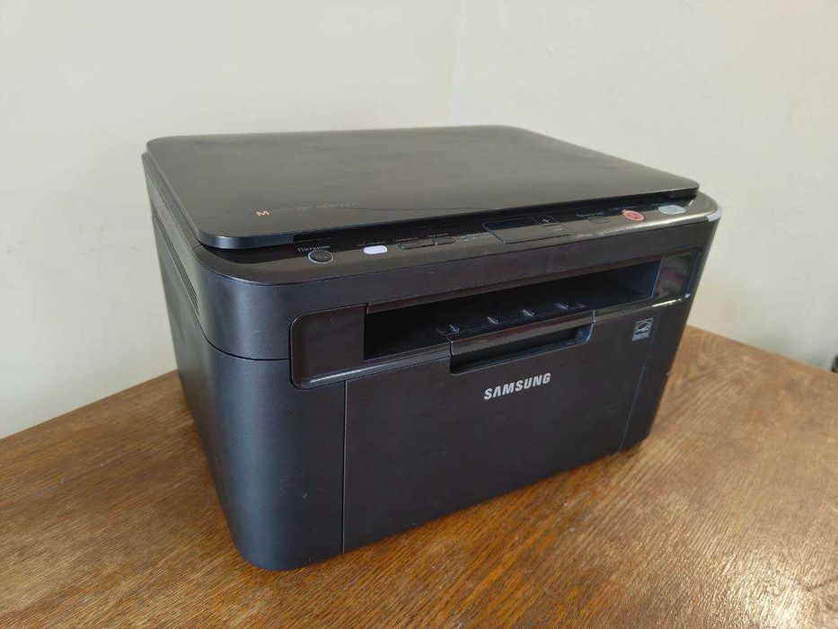 Принтер Samsung SCX-3205 заправлений і обслужений.