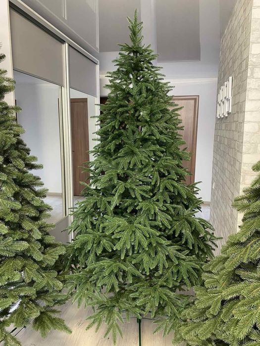 Новогодняя литая ель Смерека. Новорічна лита ялинка
