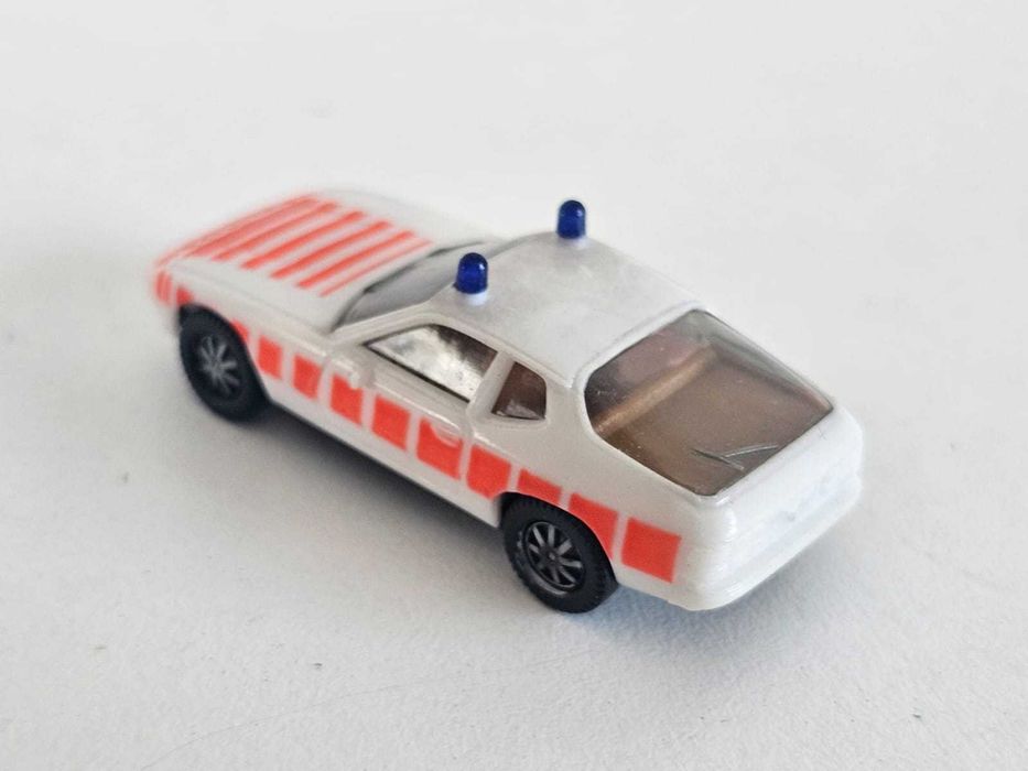 Herpa 1:87 H0 - Porsche 924 pogotowie model do makiety