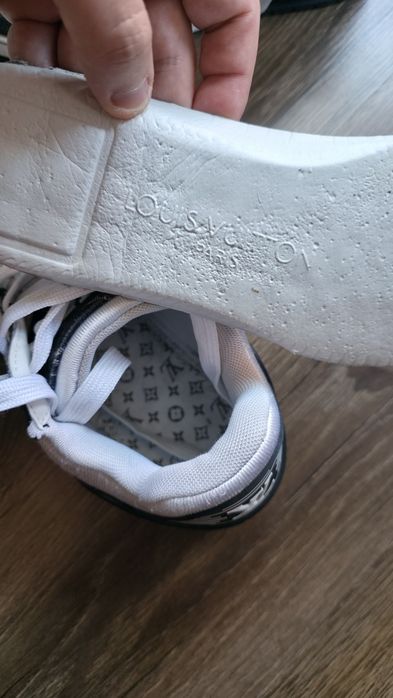 Louis Vuitton LV Trainer Sneakers – r. 43