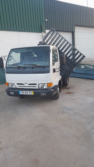 Nissan cabstar  Basculante