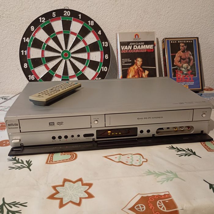 nagrywarka Silva Schneider DVR 4959 HDMI, będąca zestawem combo DVD i magnetowidu VHS