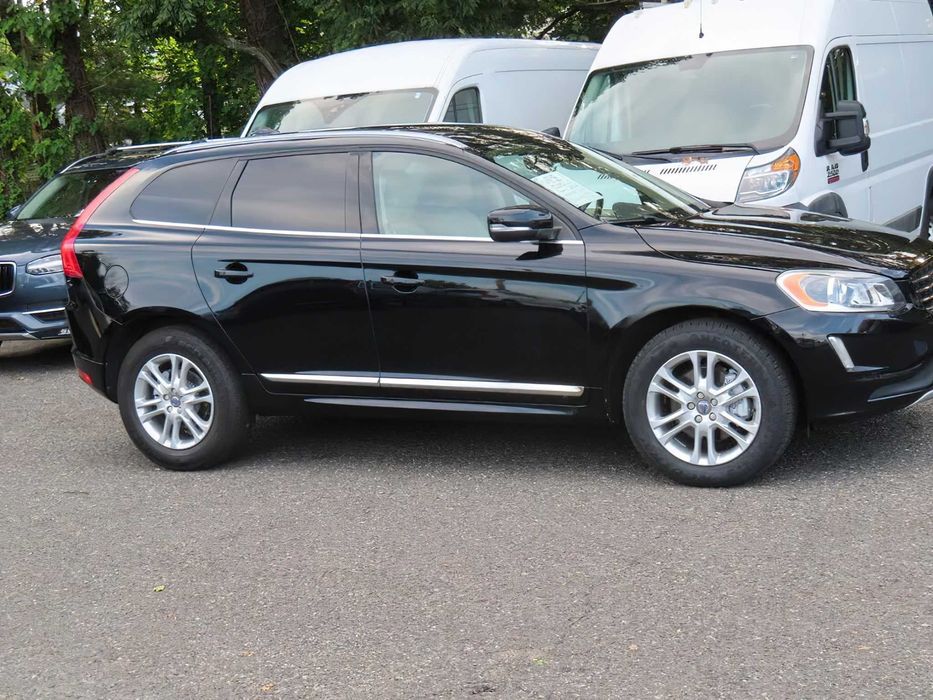Volvo XC60      2016