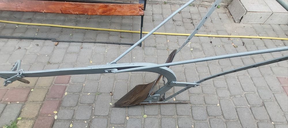 Продаю плуг для коня