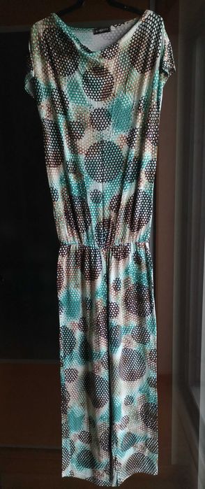 Macacão em tons azuis esverdeados, M