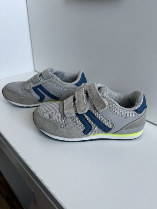 Кросівки від next