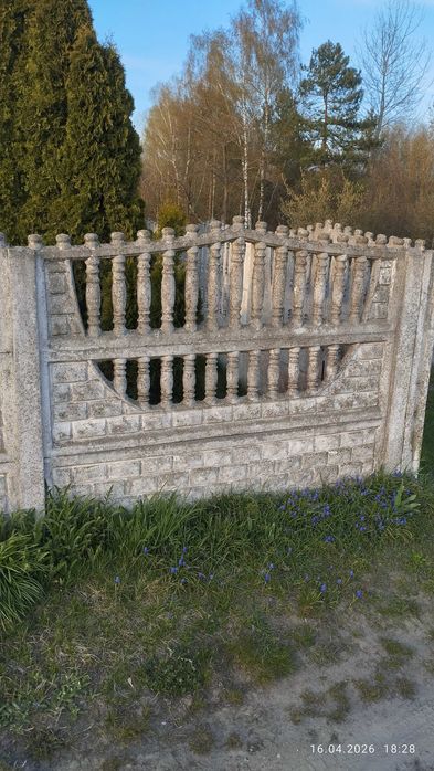 Płot betonowy