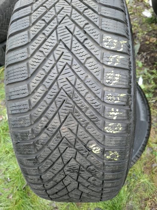 Pirelli Winter 2 Scorpion 235.55.19...105h 6mm 22rok
