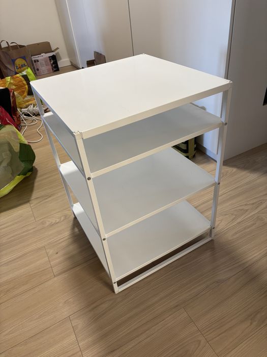 Estante IKEA branca