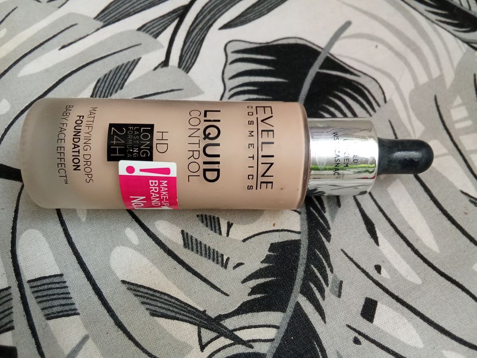 Podkład Eveline liquid Control