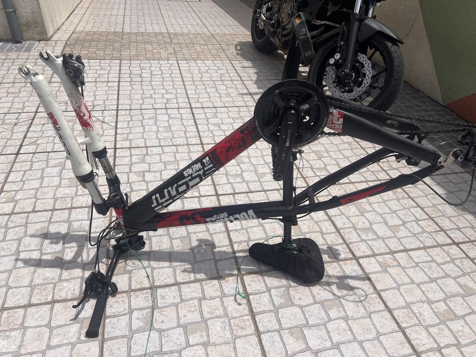 Bicicleta Scott com componentes shimano